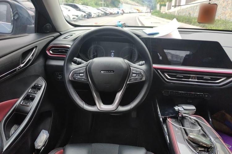 Used CHANGAN OSHAN X5 2021 Revised Version 1.5T DCT Luxury Edition Steering Wheel