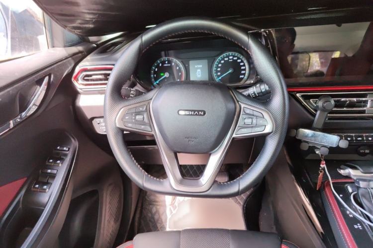 Used CHANGAN OSHAN X5 2021 Revised Version 1.5T DCT Luxury Edition Steering Wheel