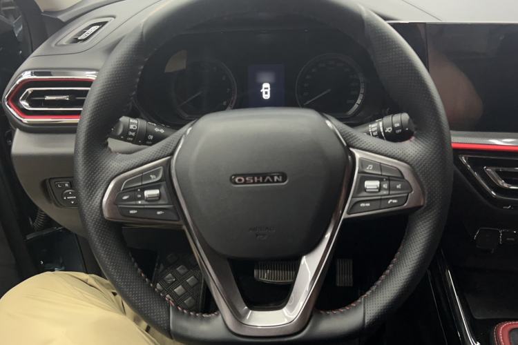 Used CHANGAN OSHAN X5 2021 Revised Version 1.5T DCT Luxury Edition Steering Wheel