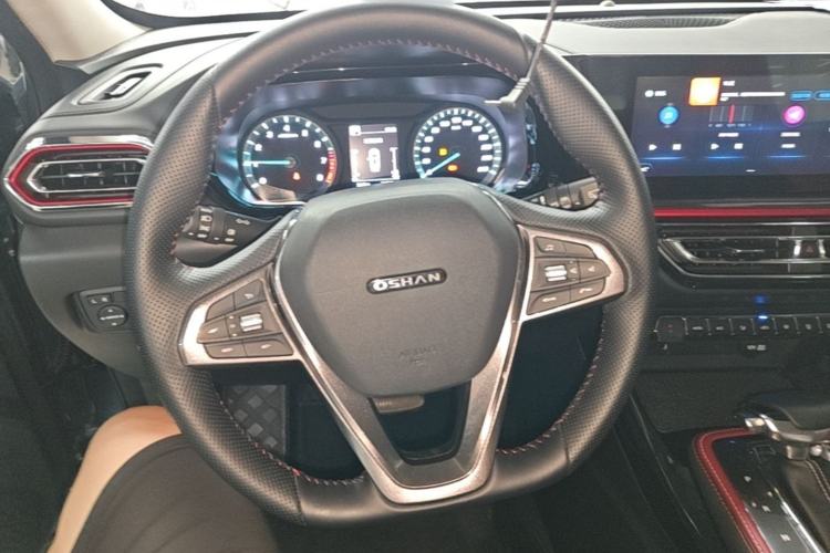 Used CHANGAN OSHAN X5 2021 Revised Version 1.5T DCT Luxury Edition Steering Wheel