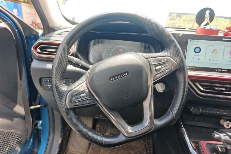 Used CHANGAN OSHAN X5 2021 Revised Version 1.5T DCT Luxury Edition Steering Wheel
