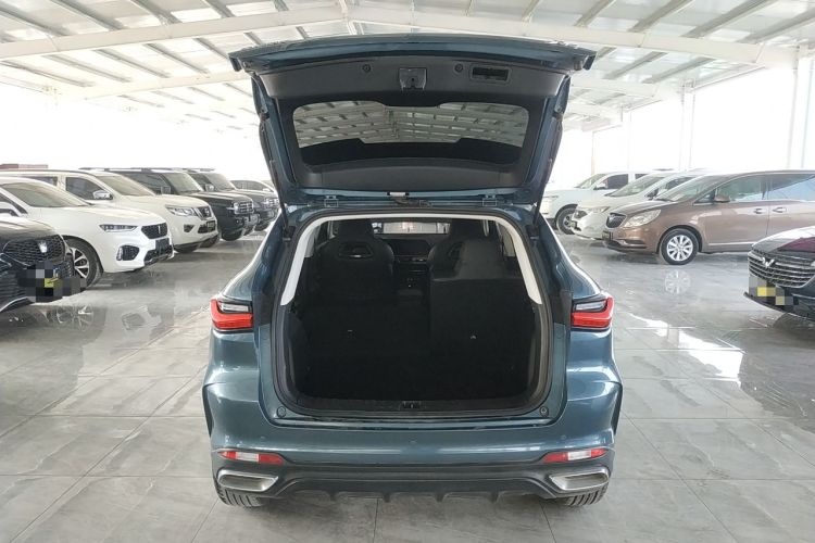 Used CHANGAN OSHAN X5 2021 Revised Version 1.6L Manual Luxury Edition Trunk