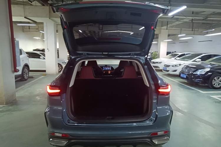 Used CHANGAN OSHAN X5 2021 Revised Version 1.5T DCT Luxury Edition Trunk