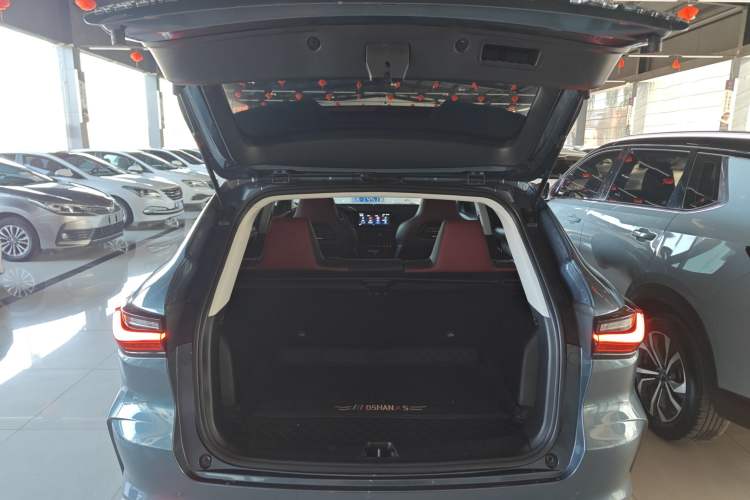 Used CHANGAN OSHAN X5 2021 1.5T DCT Flagship Edition Trunk