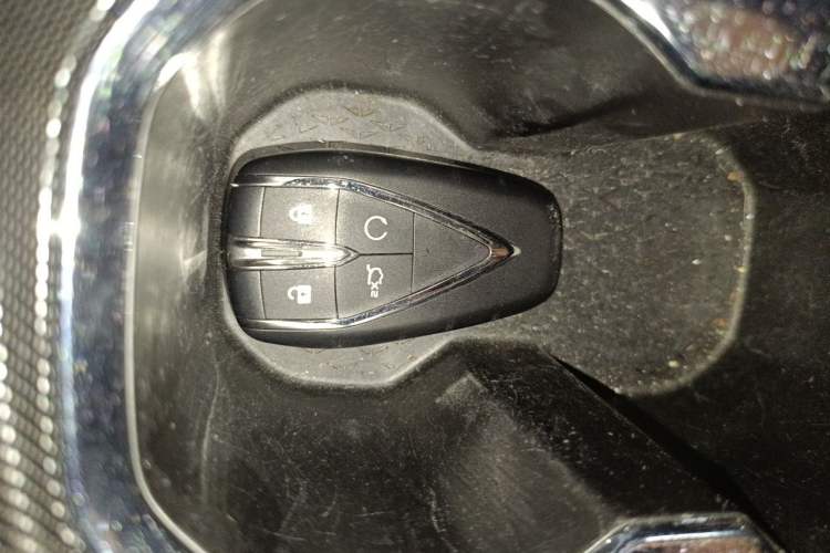 Used CHANGAN OSHAN X5 2021 1.5T DCT Prestige Edition Vehicle Key