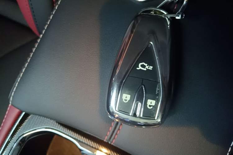 Used CHANGAN OSHAN X5 2021 Revised Version 1.5T DCT Luxury Edition Vehicle Key