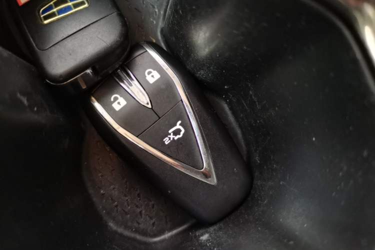 Used CHANGAN OSHAN X5 2021 1.5T DCT Luxury Edition Vehicle Key