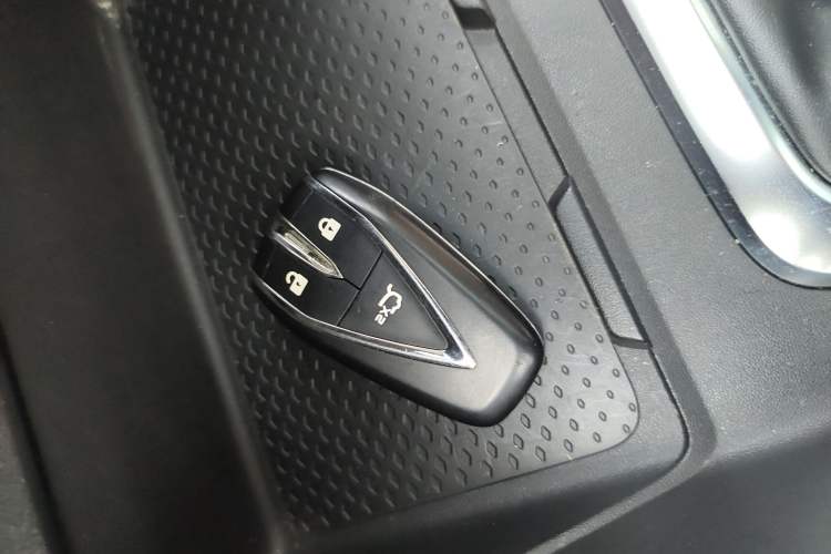 Used CHANGAN OSHAN X5 2021 Revised Version 1.6L Manual Luxury Edition Vehicle Key