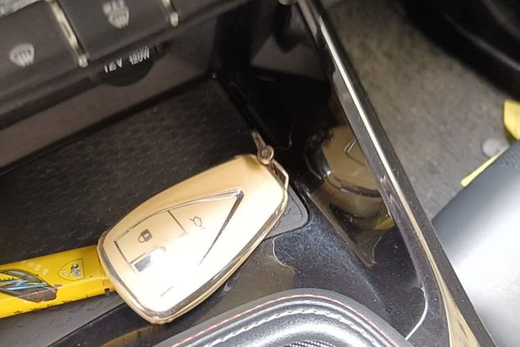 Used CHANGAN OSHAN X5 2021 1.5T DCT Luxury Edition Vehicle Key