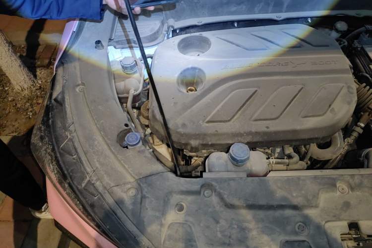 Used CHANGAN OSHAN X5 2021 1.5T DCT Flagship Edition Engine Bay Right