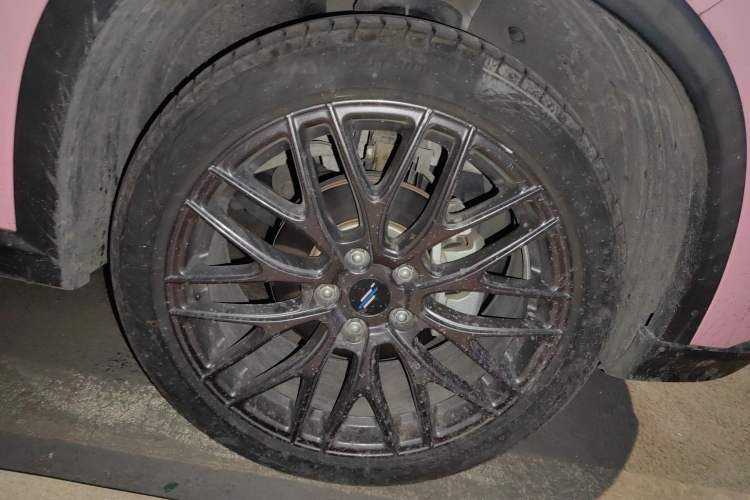 Used CHANGAN OSHAN X5 2021 1.5T DCT Flagship Edition Right Front Wheel Hub