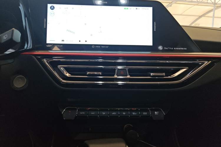 Used CHANGAN OSHAN X5 2021 1.5T DCT Prestige Edition Audio And AC Panel