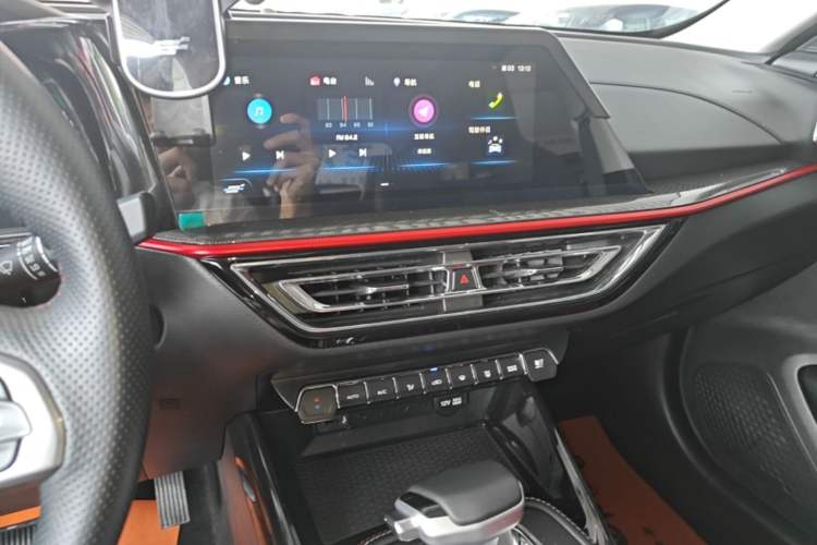 Used CHANGAN OSHAN X5 2021 Revised Version 1.5T DCT Luxury Edition Audio And AC Panel
