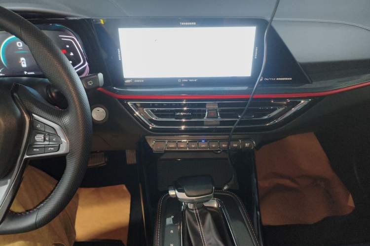 Used CHANGAN OSHAN X5 2021 1.6L CVT Luxury Model Audio And AC Panel