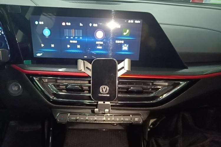 Used CHANGAN OSHAN X5 2021 Revised Version 1.5T DCT Luxury Edition Audio And AC Panel