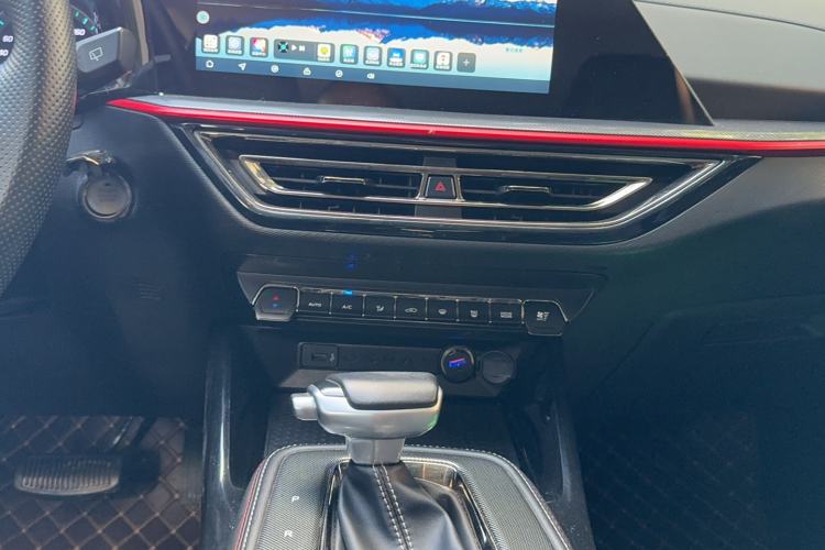 Used CHANGAN OSHAN X5 2021 Revised Version 1.5T DCT Luxury Edition Audio And AC Panel