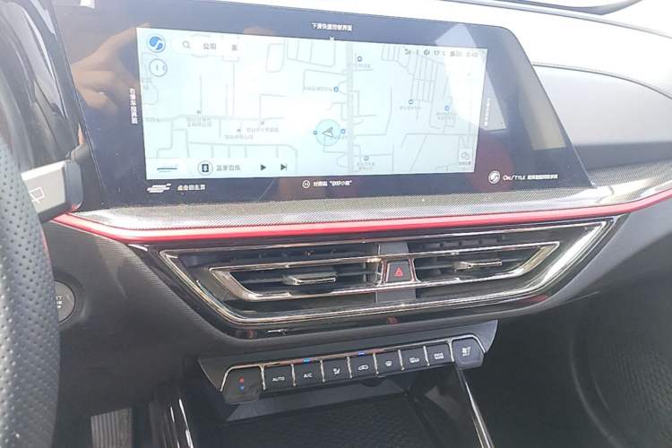 Used CHANGAN OSHAN X5 2021 1.5T DCT Prestige Edition Audio And AC Panel