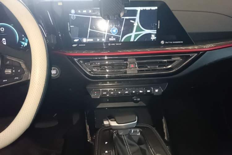 Used CHANGAN OSHAN X5 2021 1.5T DCT Prestige Edition Audio And AC Panel