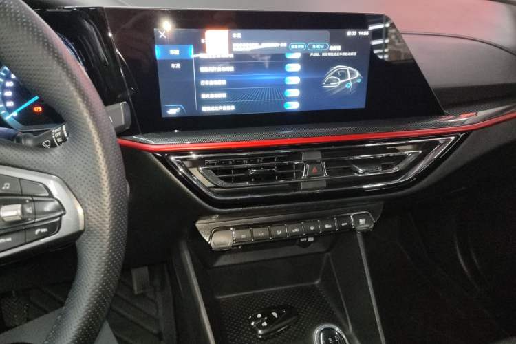 Used CHANGAN OSHAN X5 2021 Revised Version 1.6L Manual Luxury Edition Audio And AC Panel