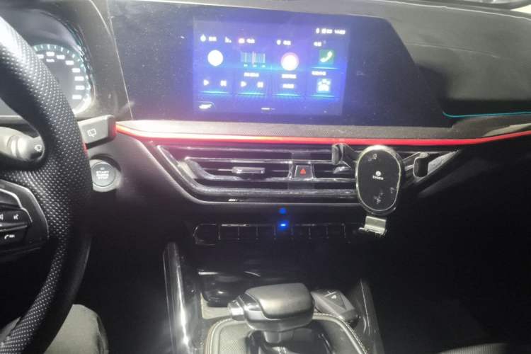 Used CHANGAN OSHAN X5 2021 1.6L CVT Comfort Model Audio And AC Panel