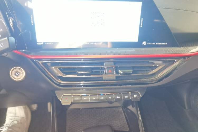 Used CHANGAN OSHAN X5 2021 1.5T DCT Flagship Edition Audio And AC Panel