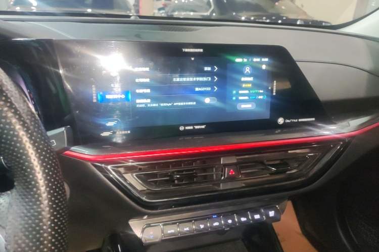 Used CHANGAN OSHAN X5 2021 1.5T DCT Flagship Edition Audio And AC Panel