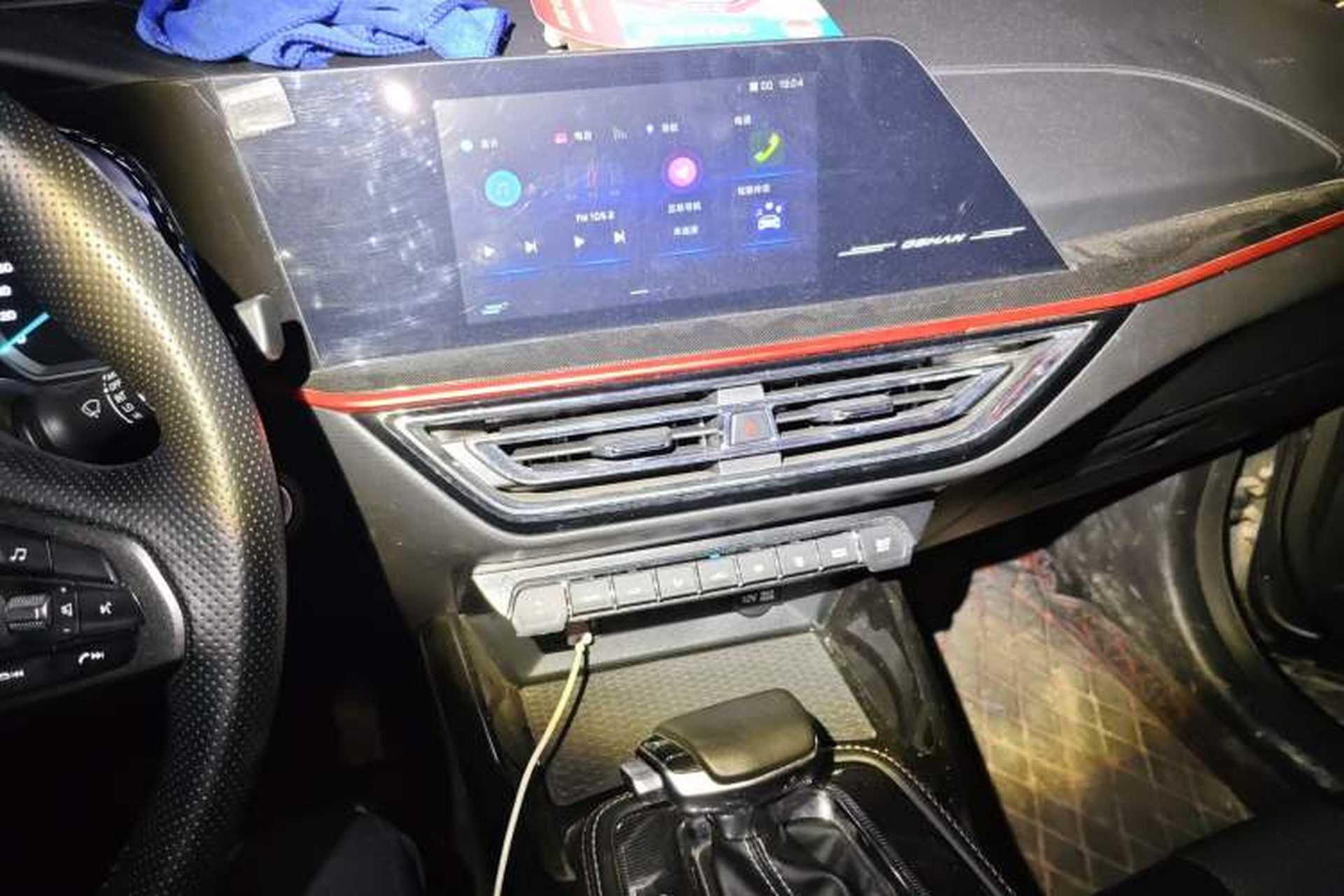 Used CHANGAN OSHAN X5 2021 1.6L CVT Comfort Model Audio And AC Panel