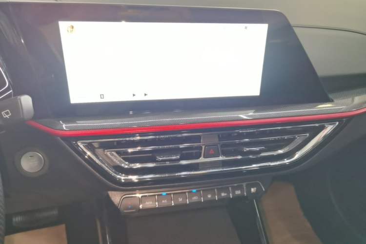 Used CHANGAN OSHAN X5 2021 1.5T DCT Prestige Edition Audio And AC Panel