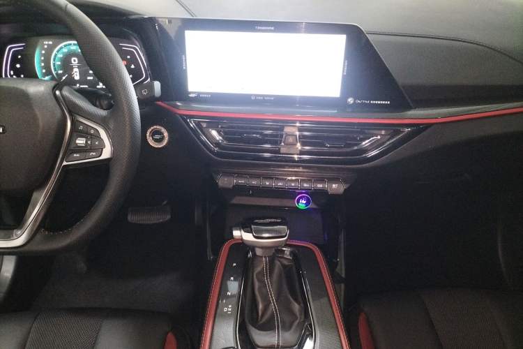 Used CHANGAN OSHAN X5 2021 1.5T DCT Flagship Edition Audio And AC Panel