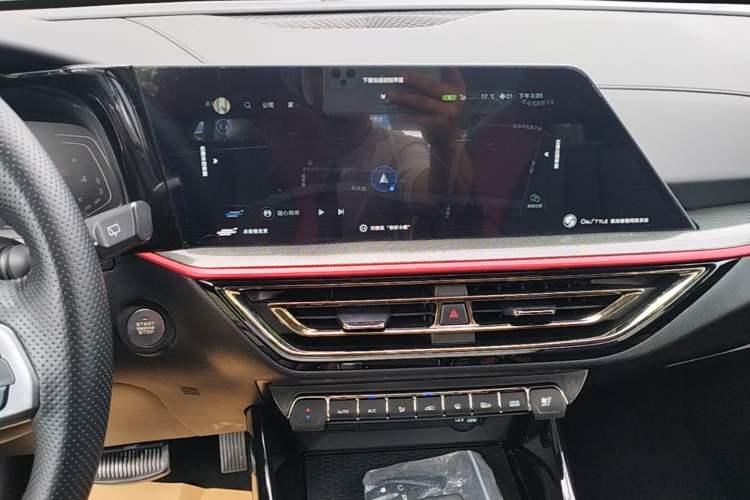 Used CHANGAN OSHAN X5 2021 1.5T DCT Flagship Edition Audio And AC Panel