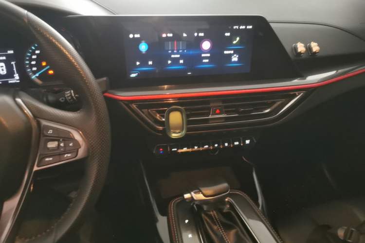 Used CHANGAN OSHAN X5 2021 1.5T DCT Luxury Edition Audio And AC Panel