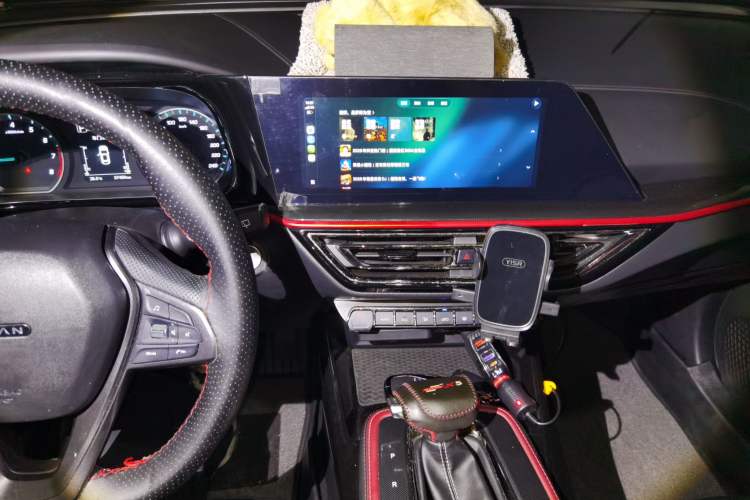Used CHANGAN OSHAN X5 2021 1.5T DCT Luxury Edition Audio And AC Panel