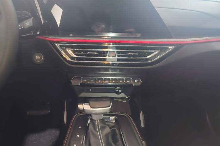 Used CHANGAN OSHAN X5 2021 Revised Version 1.5T DCT Luxury Edition Audio And AC Panel