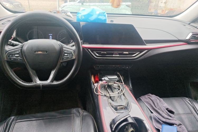 Used CHANGAN OSHAN X5 2021 1.5T DCT Luxury Edition Center Console