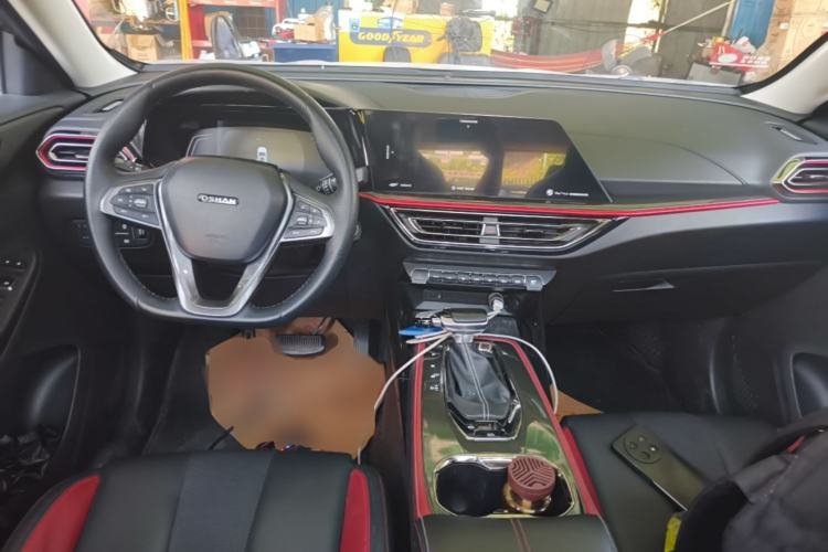 Used CHANGAN OSHAN X5 2021 1.5T DCT Flagship Edition Center Console