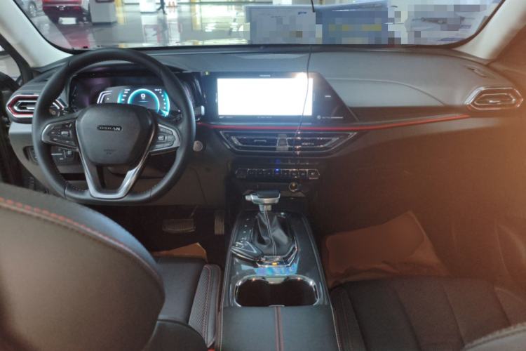 Used CHANGAN OSHAN X5 2021 1.6L CVT Luxury Model Center Console