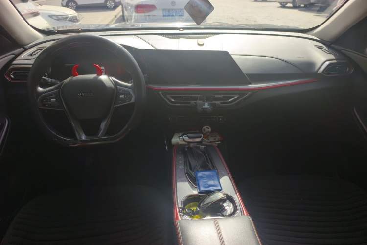 Used CHANGAN OSHAN X5 2021 1.5T DCT Prestige Edition Center Console