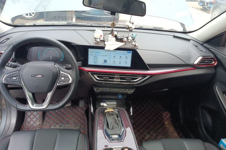Used CHANGAN OSHAN X5 2021 1.6L CVT Luxury Model Center Console