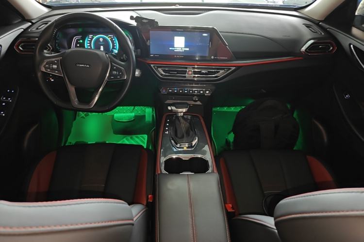 Used CHANGAN OSHAN X5 2021 1.5T DCT Prestige Edition Center Console