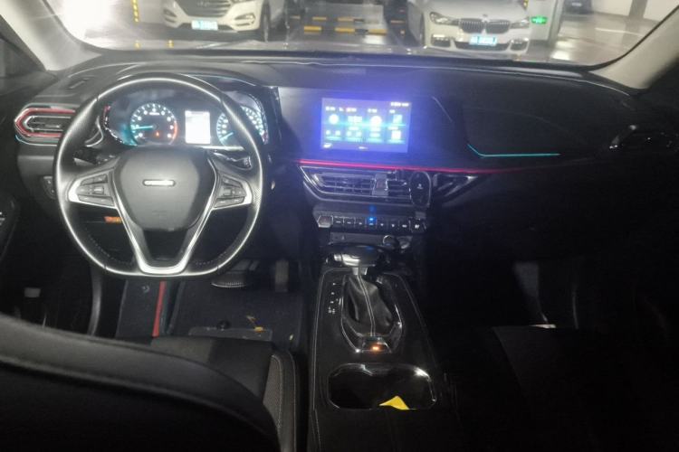 Used CHANGAN OSHAN X5 2021 1.6L CVT Comfort Model Center Console