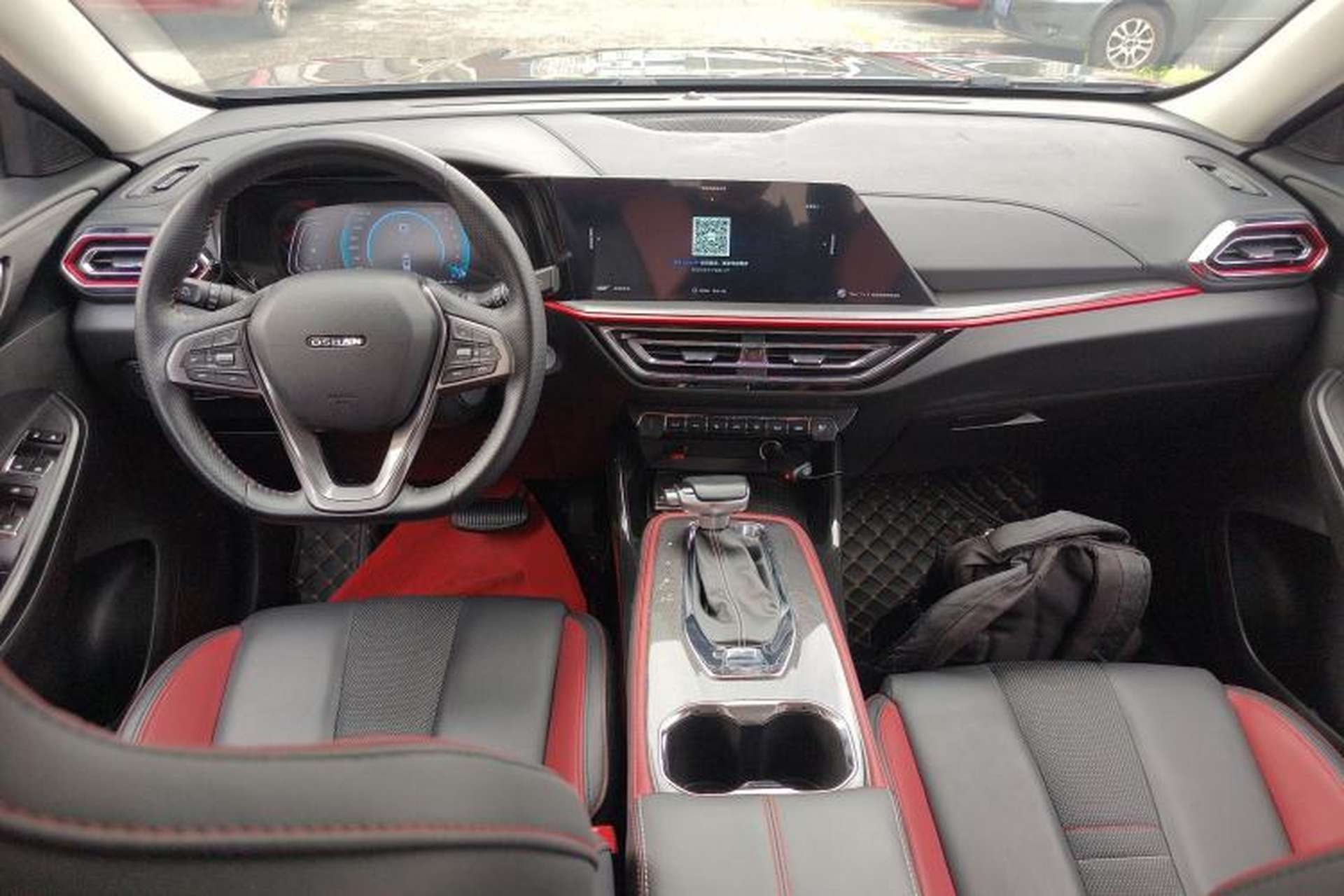Used CHANGAN OSHAN X5 2021 1.5T DCT Prestige Edition Center Console