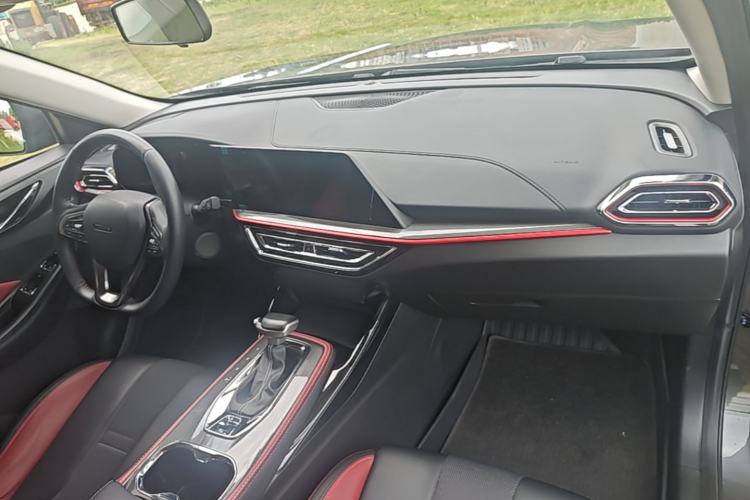 Used CHANGAN OSHAN X5 2021 Revised Version 1.5T DCT Luxury Edition Center Console
