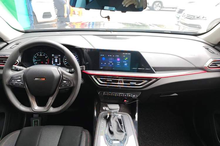 Used CHANGAN OSHAN X5 2021 Revised Version 1.6L CVT Luxury Edition Center Console