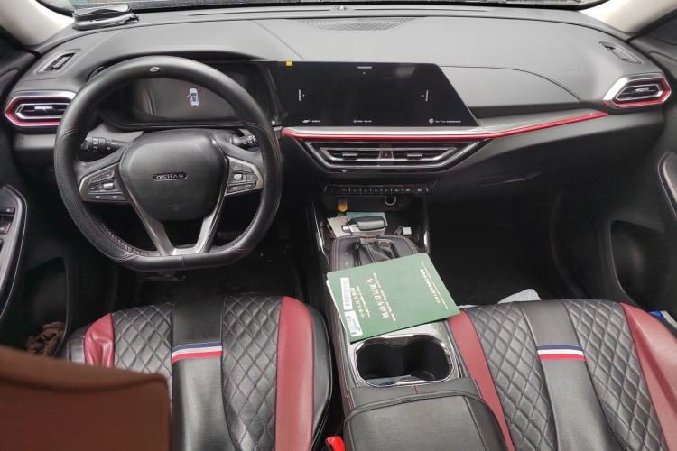Used CHANGAN OSHAN X5 2021 1.6L CVT Luxury Model Center Console