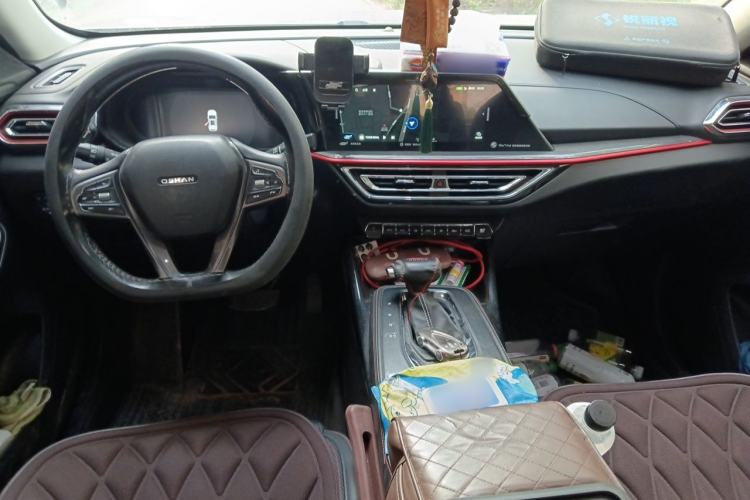Used CHANGAN OSHAN X5 2021 1.6L CVT Luxury Model Center Console