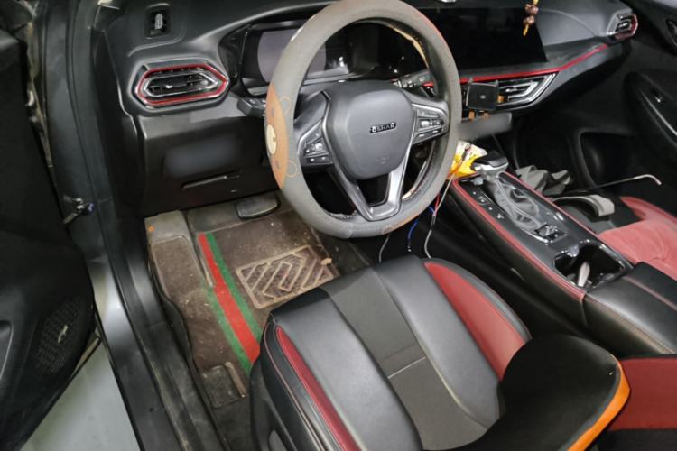 Used CHANGAN OSHAN X5 2021 1.5T DCT Prestige Edition Center Console