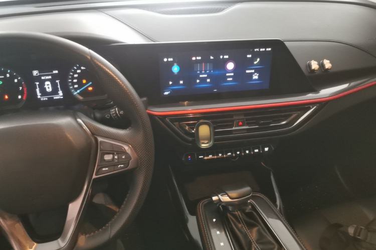 Used CHANGAN OSHAN X5 2021 1.5T DCT Luxury Edition Center Console