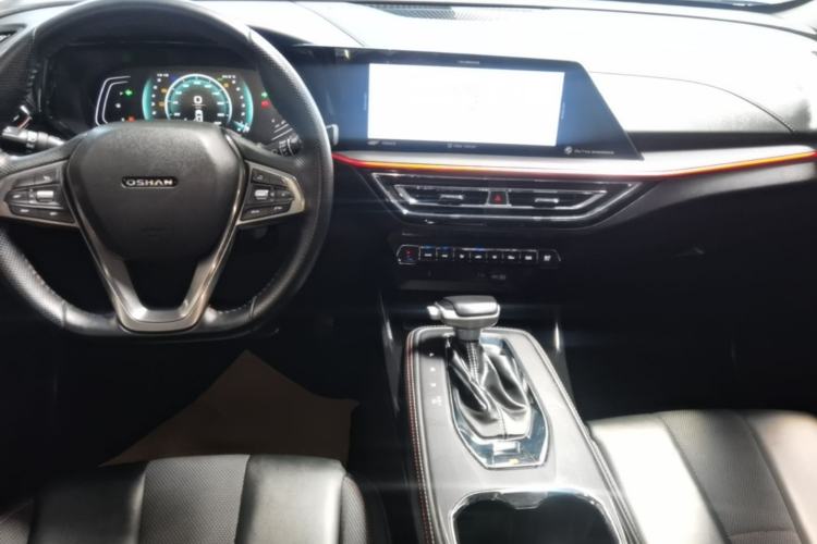 Used CHANGAN OSHAN X5 2021 1.6L CVT Luxury Model Center Console