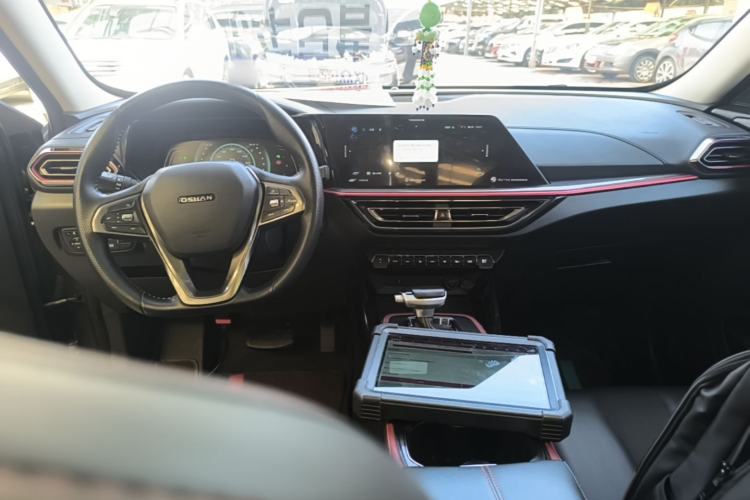 Used CHANGAN OSHAN X5 2021 1.5T DCT Prestige Edition Center Console