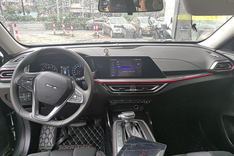 Used CHANGAN OSHAN X5 2021 1.6L CVT Luxury Version Center Console